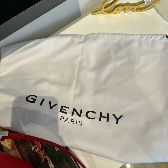 AUTHENTIC GIVENCHY 'ANTIGONA' BAG (MEDIUM) in RED LEATHER ❤️ - Picture 13 of 13